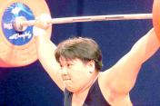 奥运会女子举重75公斤以上级，丁美媛抓举135公斤打破世界纪录