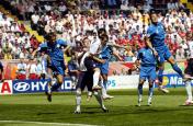 巴拉圭队加马拉打入德国世界杯首粒乌龙球