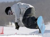 第六届亚冬会开幕在即  雪上项目选手赛前训练