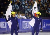 短道速滑女子1000米 中国选手王meng获得银牌