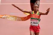 2015北京田径世锦赛女子马拉松 埃塞俄比亚选手迪巴巴夺冠