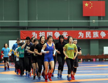 中国女子摔跤队秦皇岛备战里约奥运会