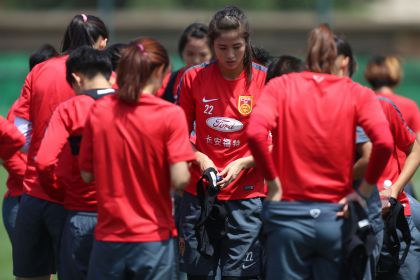 中国女足在秦皇岛训练基地备战里约奥运会
