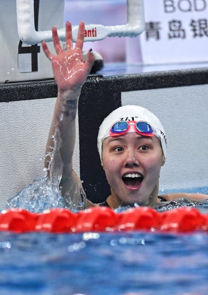 刘湘获全国游泳冠军赛女子50米自由泳冠军