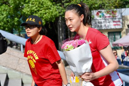 全运会女排成年组A组预赛江苏对阵河南  名将赛前热身