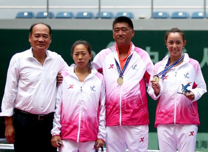第十三届全运会网球女单决赛 天津队王蔷2比1战胜队友夺冠