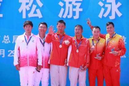第十三届全运会男子10公里马拉松游泳 解放军选手祖立军夺冠
