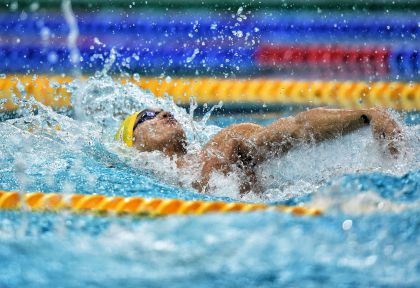 第十三届全运会男子100仰泳决赛  徐嘉余获得冠军