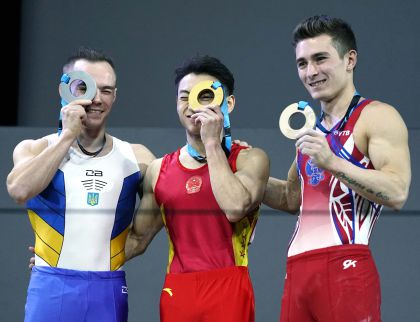 邹敬园获第47届体操世锦赛男子双杠冠军
