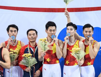 中国队获蹦床世锦赛男子网上团体冠军