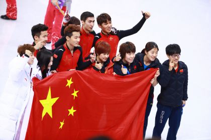中国队获得平昌冬奥会短道速滑男子5000米接力银牌