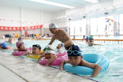 中国体育图片专题——暑期群体第一大项：水中畅游