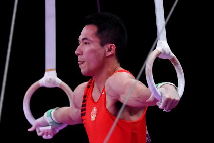 雅加达亚运会体操男子单项决赛  中国队邓书弟获吊环金牌
