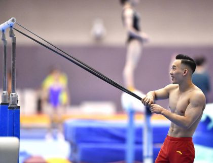 中国体操男队队员备战多哈体操世锦赛
