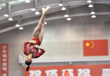 中国体操女队进行多哈世界体操锦标赛队内选拔测验赛