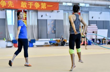 中国艺术体操队备战世锦赛为获得2020东京奥运会入场券刻苦训练