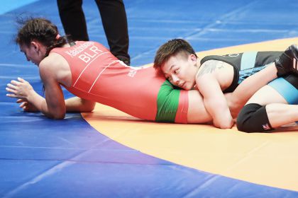 庞倩玉晋级摔跤世锦赛女子53公斤级四强