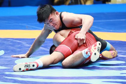 世界摔跤锦标赛男子自由式 79公斤级林泽平资格赛告负