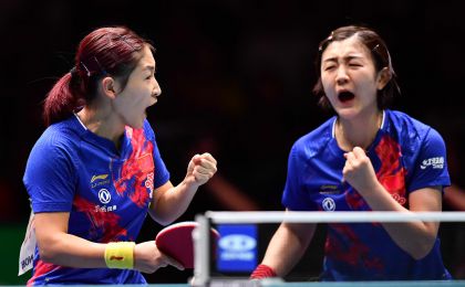 乒乓球团体世界杯女团决赛  第一盘中国队双打3比0胜日本队