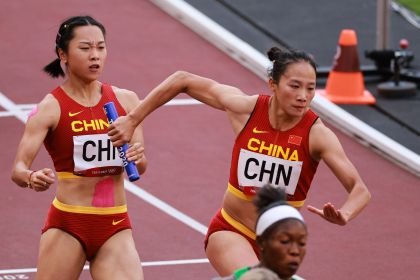 东京奥运会田径女子4x100米接力第一轮 中国队晋级决赛