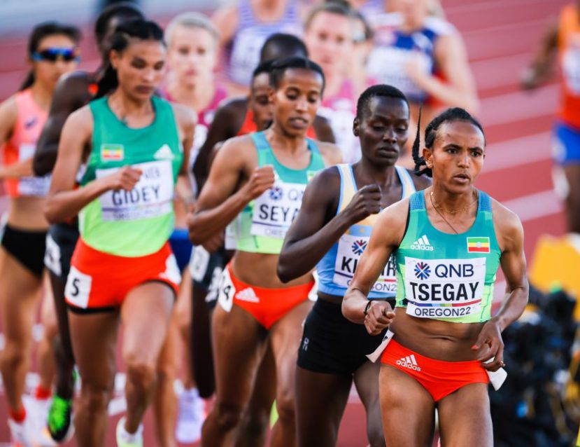 田径锦标赛女子5000米决赛 特塞盖夺金