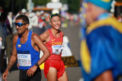 田径世锦赛男子35公里比赛 中国三位选手顺利完赛