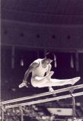 1982年全国体操锦标赛李宁在比赛中
