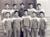 八十年我国体操男队合影