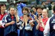 第46届世乒赛女团比赛，日本队闯入四强队员喜极而泣