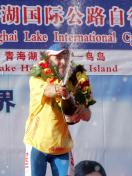 第五届环青海湖国际自行车赛在碧水蓝天间拉开帷幕