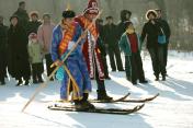 第六届亚冬会开幕在即  民间滑雪队现身北大湖雪场