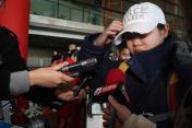 中国体操队载誉回京 特“困”生程菲躲避媒体