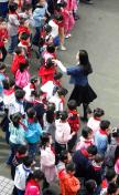 08中超开幕式在即  成都市小学生加紧彩排