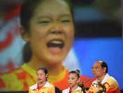 体操女队主教练陆善真携程菲、何可欣作客冠军面对面