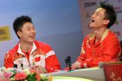 杨威、李小鹏作客冠军面对面