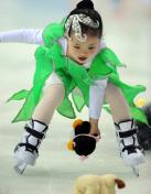 东道主选手刘艳受追捧 忙坏五岁“小花童”