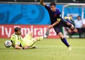 FIFA巴西世界杯B组首轮 荷兰队5比1狂胜西班牙队