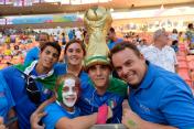 FIFA巴西世界杯D组首轮 英意之战球迷赛前造势