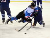第13届冬运会男子冰球第四轮 前卫体协5比2胜乌鲁木齐