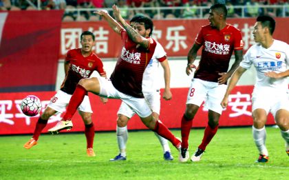 中超联赛第十一轮  广州恒大1比1战平上海上港