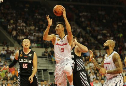 16/17赛季CBA常规赛第四轮 广东宏远加时赛胜辽宁衡润