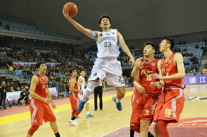 16/17赛季CBA常规赛第八轮 江苏肯帝亚102比75胜八一双鹿