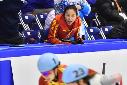 札幌亚冬会短道速滑比赛竞争激烈  李琰指挥弟子们奋力拼搏