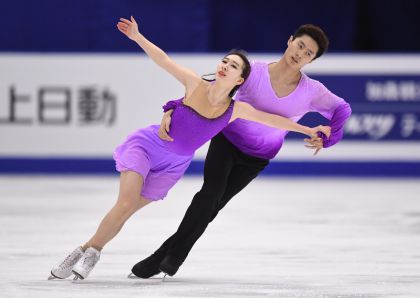 札幌亚冬会花样滑冰冰舞比赛  中国选手陈宏、赵妍组合获得铜牌