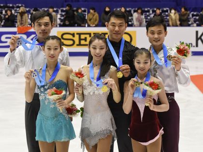 札幌亚冬会花样滑冰双人滑比赛  中国选手于小雨/张昊获得冠军