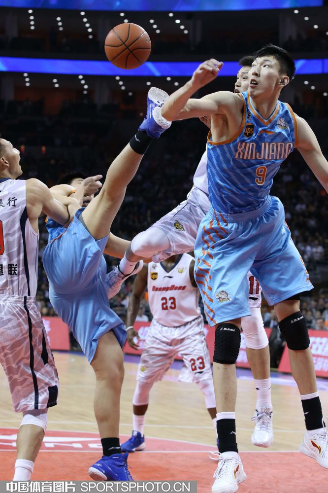 最权威的体育网站汇聚热门运动员动态与转会新闻