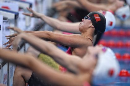 全国游泳冠军赛女子100米仰泳预赛 傅园慧晋级半决赛