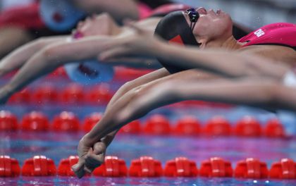 全国游泳冠军赛女子50米仰泳预赛 傅园慧刘湘晋级半决赛