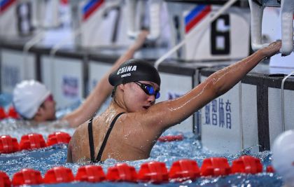 傅园慧刘湘双双晋级全国游泳冠军赛女50仰决赛