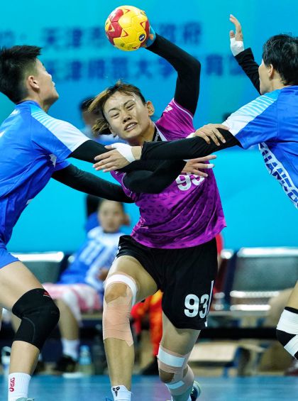 第十三届全运会女子手球B组第八场   新疆负于广东